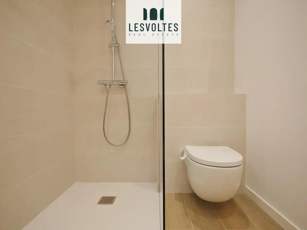 Bathroom of Flat for rent in Palafrugell  with Parquet flooring