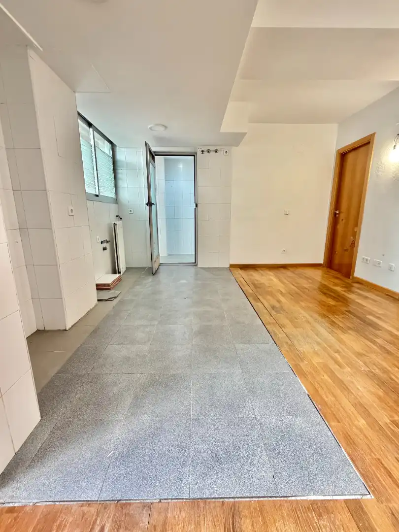 Piso en venta en Madrid con Calefacción y Trastero