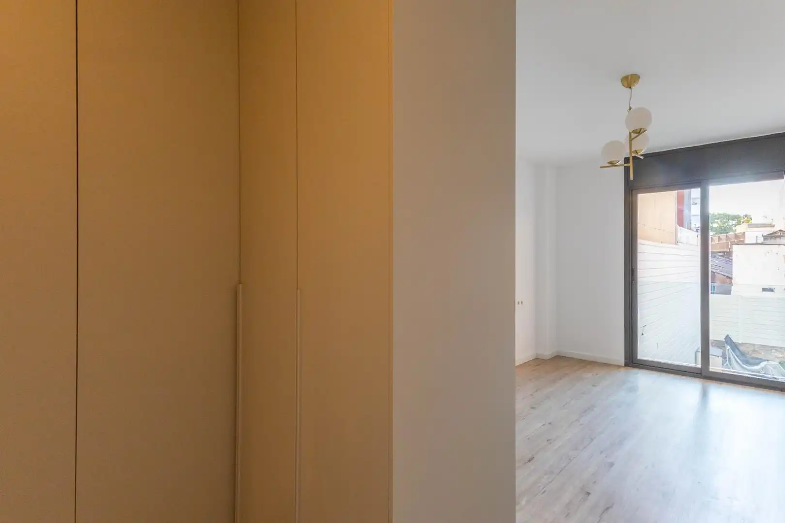 Maisonette zum Verkauf in Barcelona mit Klimaanlage, Parkett und Terrasse