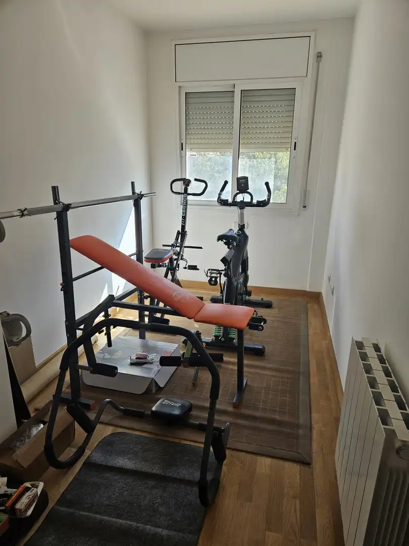 Piso en venta en Santa Coloma de Gramenet con Calefacción, Terraza y Trastero