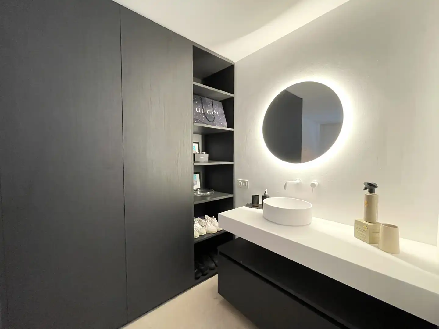 Baño de Apartamento en venta en Sotogrande con Aire acondicionado, Piscina y Balcón