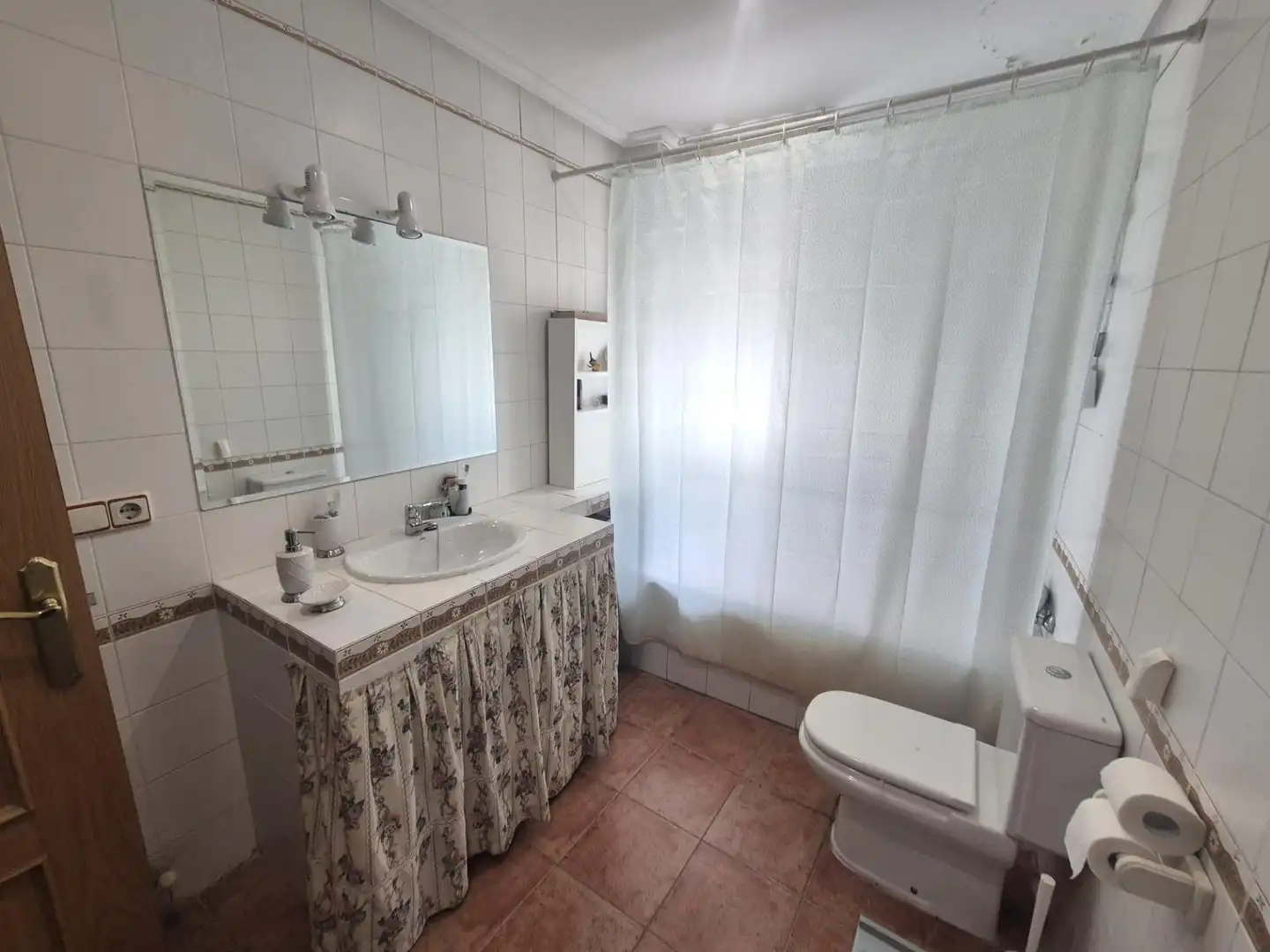 Baño de Piso en venta en Almorox con Aire acondicionado, Calefacción y Terraza