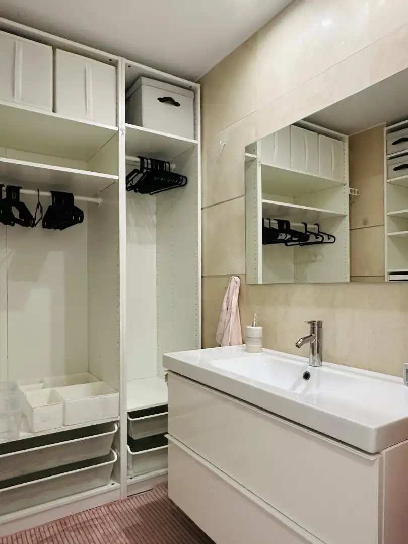Badezimmer von Wohnung zum Verkauf in Estepona mit Terrasse, Abstellraum und Ofen