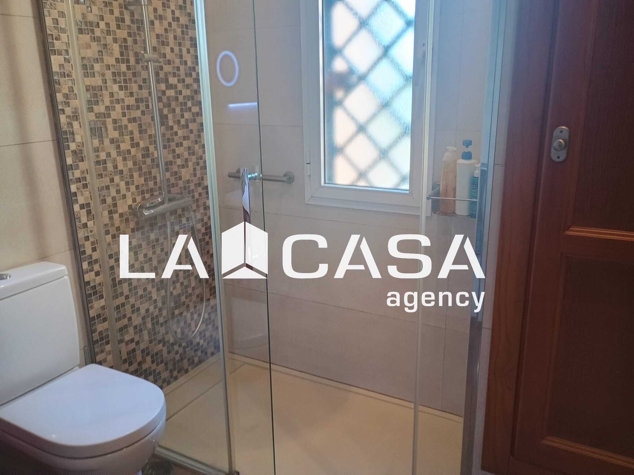 Bathroom of Single-family semi-detached for sale in Algeciras  with Storage room