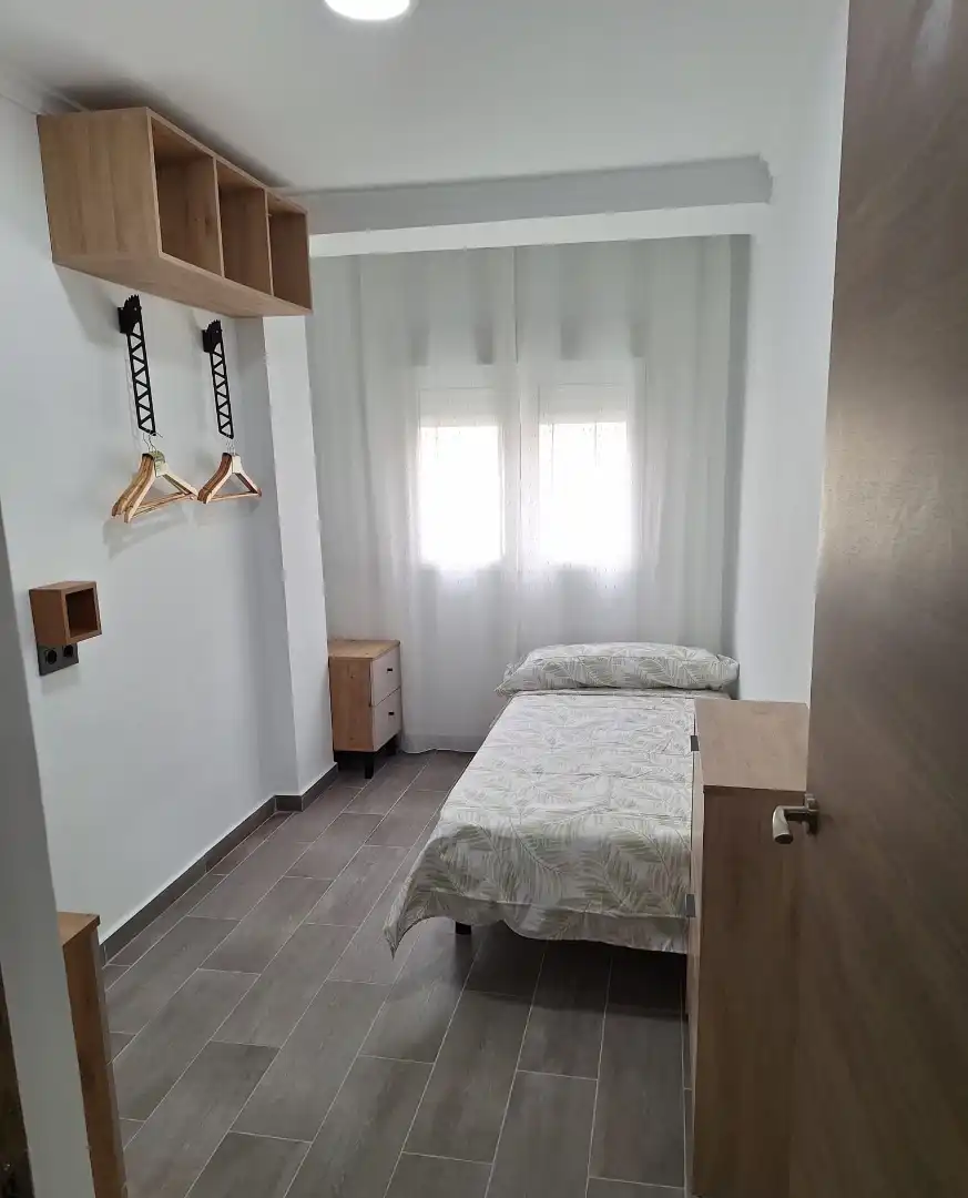 Habitación de Piso de alquiler en Elda con Aire acondicionado, Amueblado y Horno
