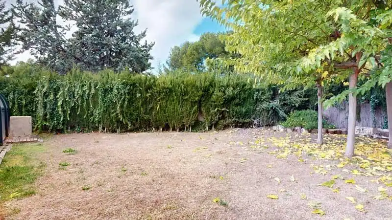 Casa o xalet en venda en La Muela amb Aire condicionat, Calefacció i Jardí privat