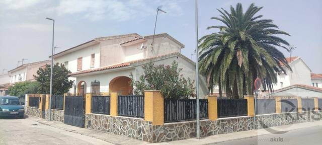 Casa adosada en Venta en Cedillo del Condado