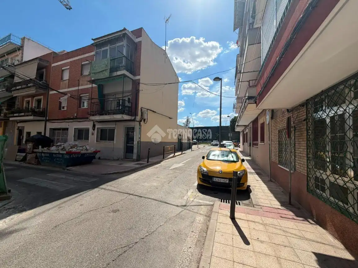 Flat for sale in C. Hermanos Álvarez Quintero, La Alhóndiga