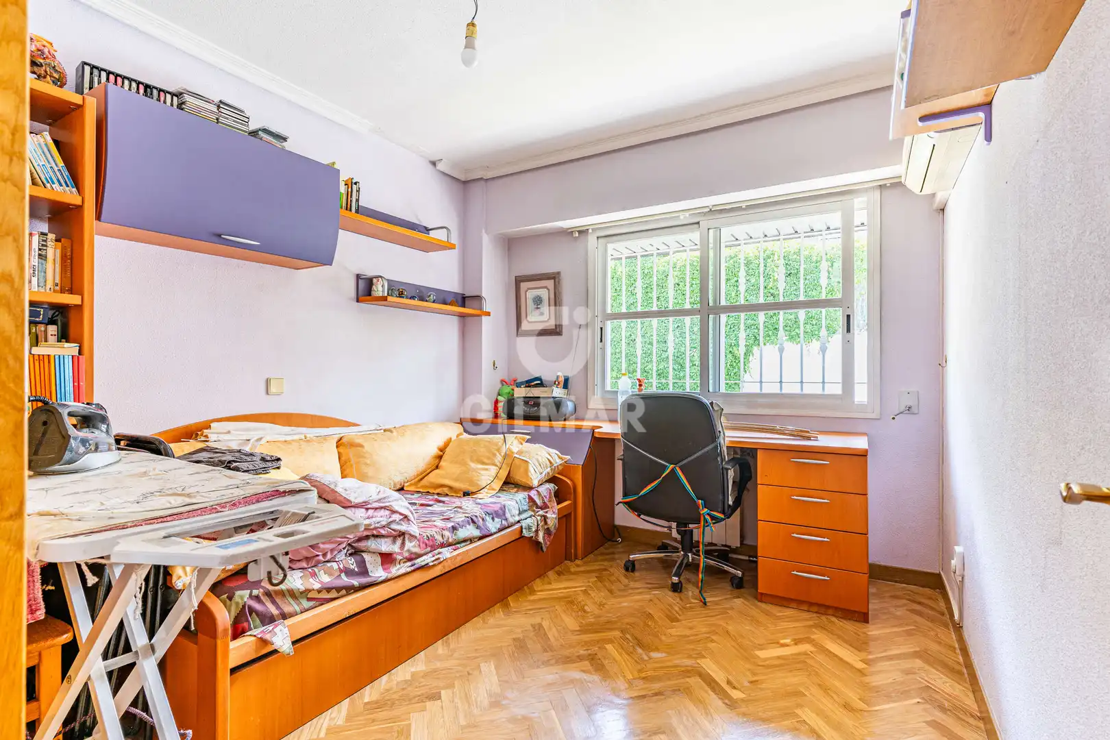 Habitación de Casa adosada en venta en Madrid con Calefacción y Jardín privado