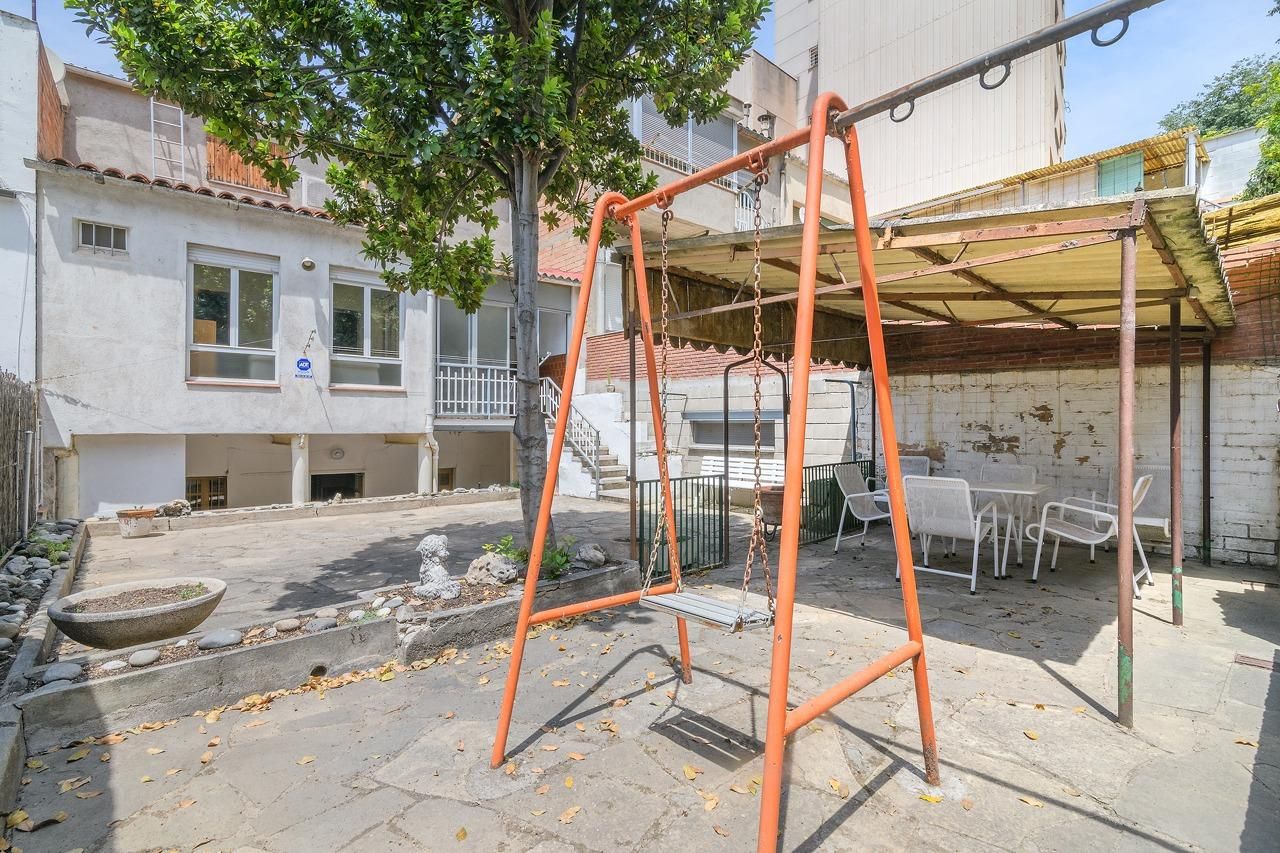 Vista exterior de Casa o xalet en venda en Manresa amb Aire condicionat, Calefacció i Terrassa
