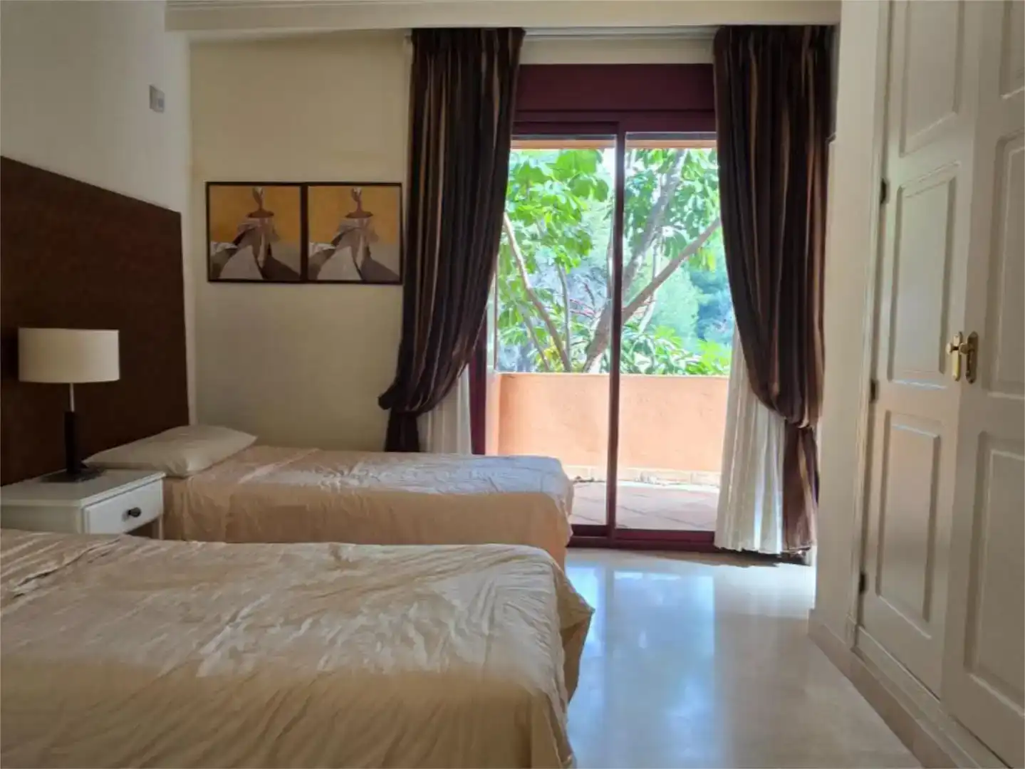 Dormitori de Apartament en venda en Marbella amb Aire condicionat i Piscina
