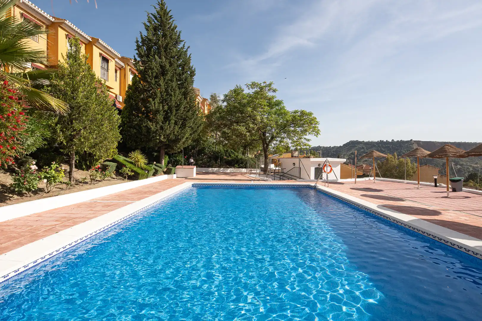 Piscina de Casa adosada en venta en Cenes de la Vega con Aire acondicionado, Calefacción y Terraza