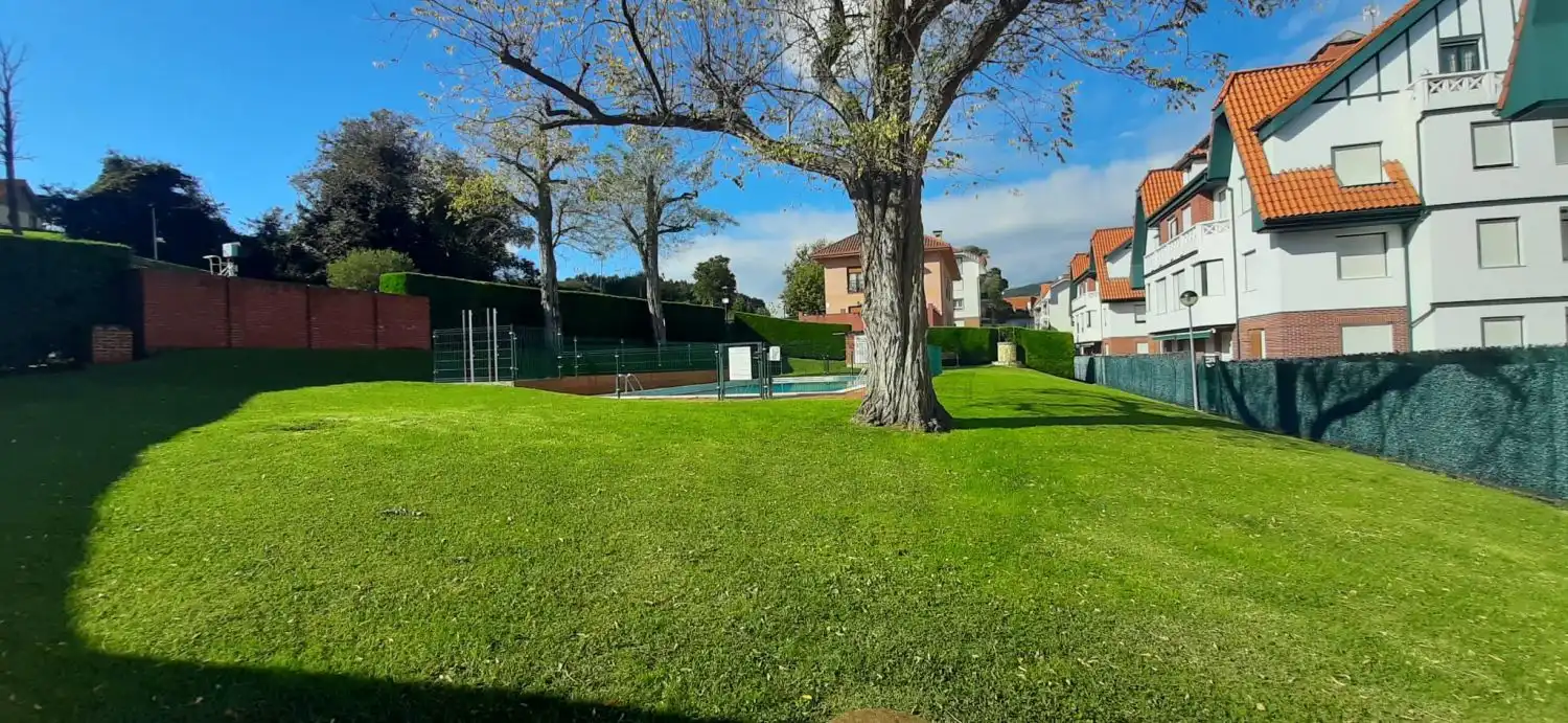 Jardín de Dúplex en venta en Bárcena de Cicero con Calefacción, Terraza y Trastero