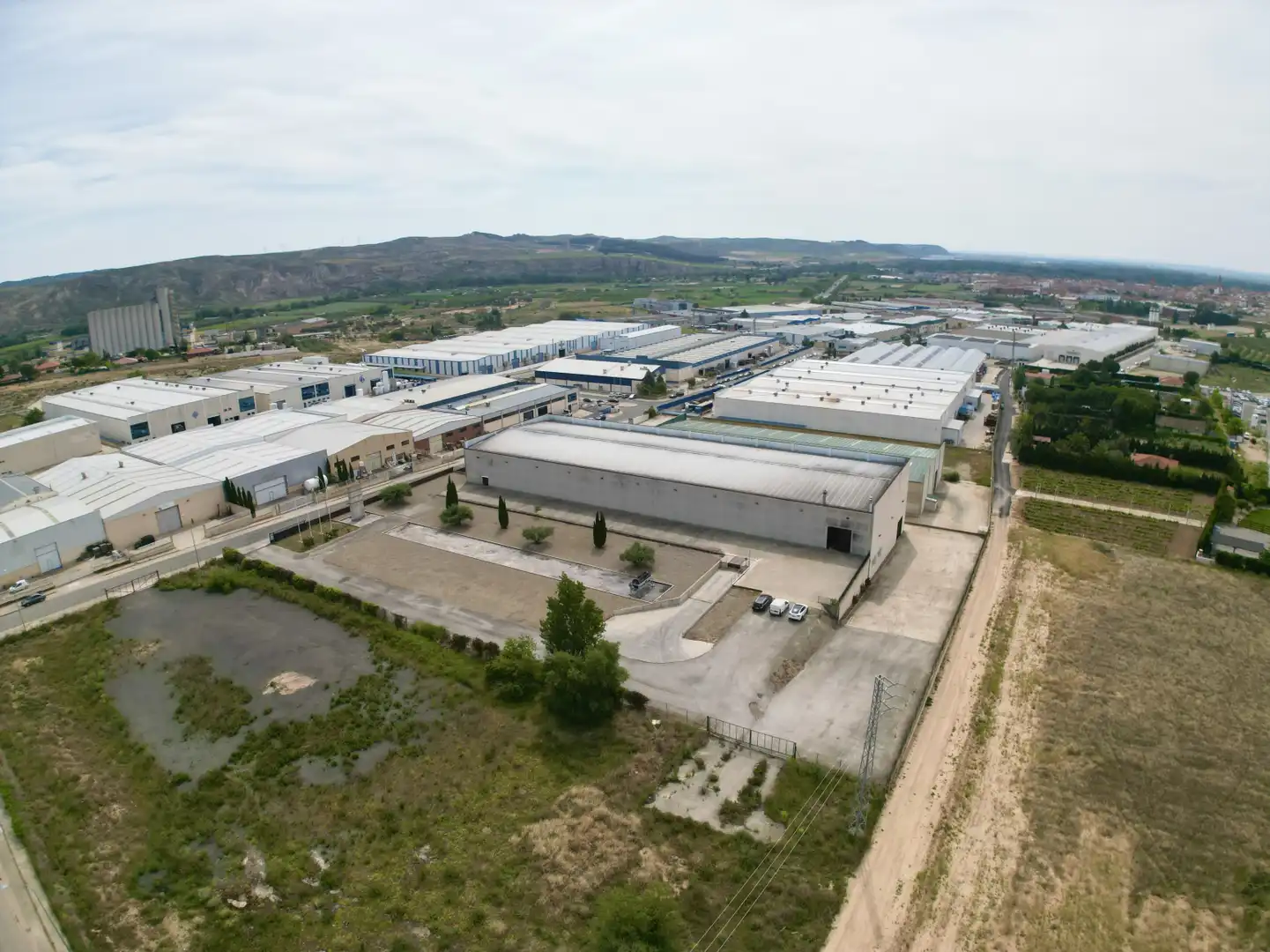 Vista exterior de Nave industrial en venta en San Adrián