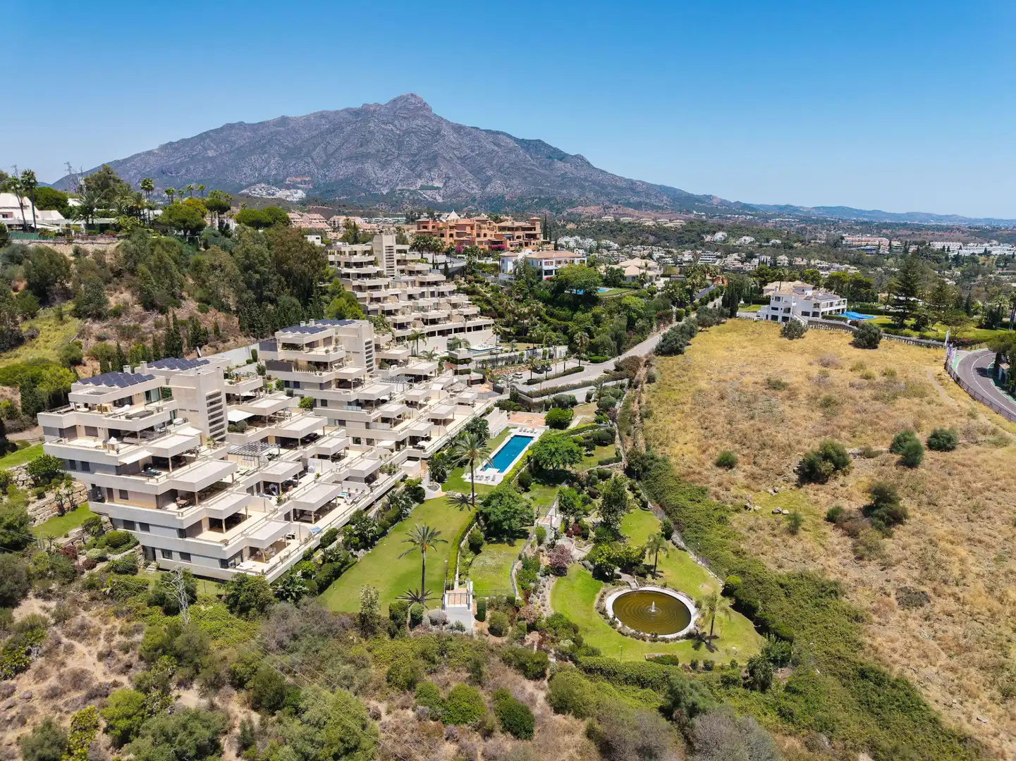 Vista exterior de Apartamento en venta en Marbella con Aire acondicionado, Terraza y Piscina