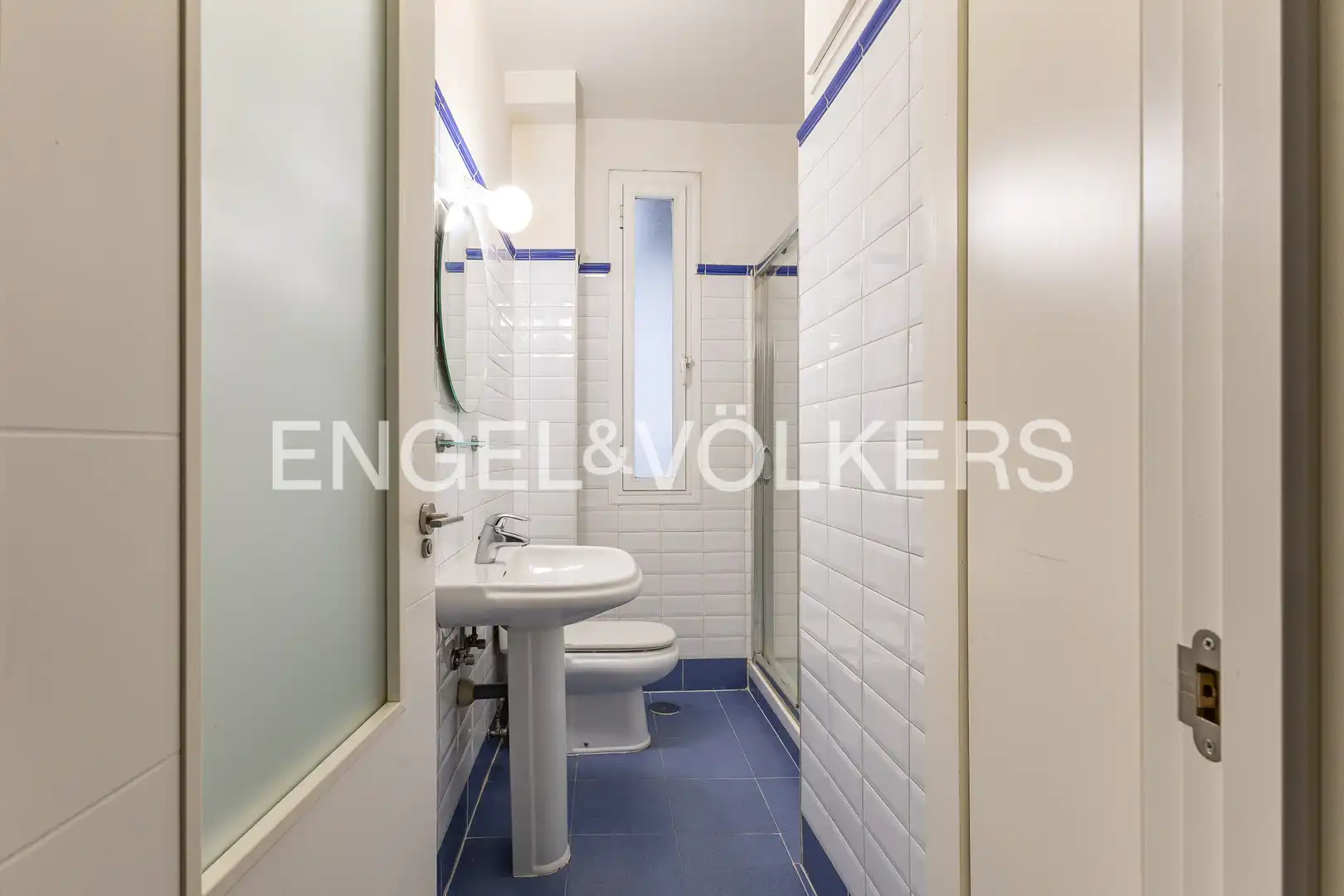 Badezimmer von Wohnung zum Verkauf in Madrid mit Klimaanlage, Heizung und Balkon