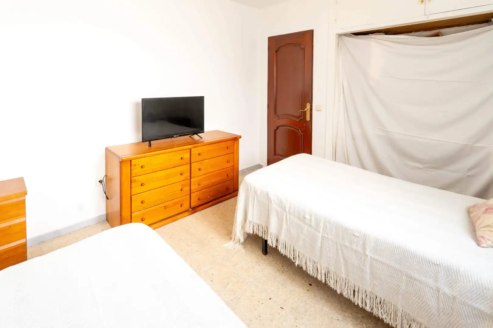 Habitación de Piso en venta en Fuengirola con Terraza, Amueblado y Balcón