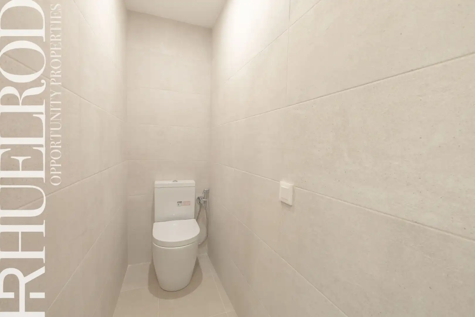 Badezimmer von Maisonette zum Verkauf in Badalona mit Klimaanlage, Heizung und Parkett