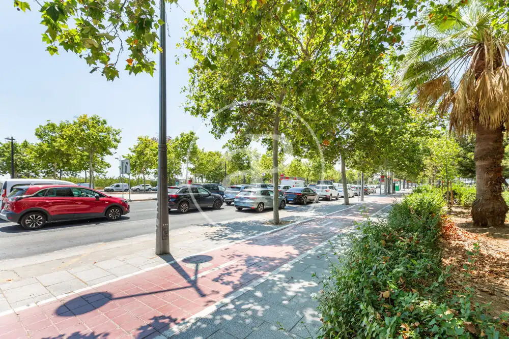 Außenansicht von Wohnung zum Verkauf in Valencia mit Klimaanlage, Heizung und Privatgarten