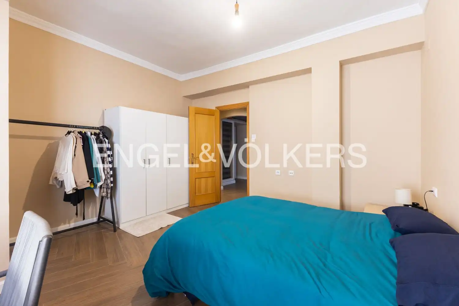 Schlafzimmer von Wohnung zur Miete in Valencia mit Klimaanlage, Heizung und Terrasse