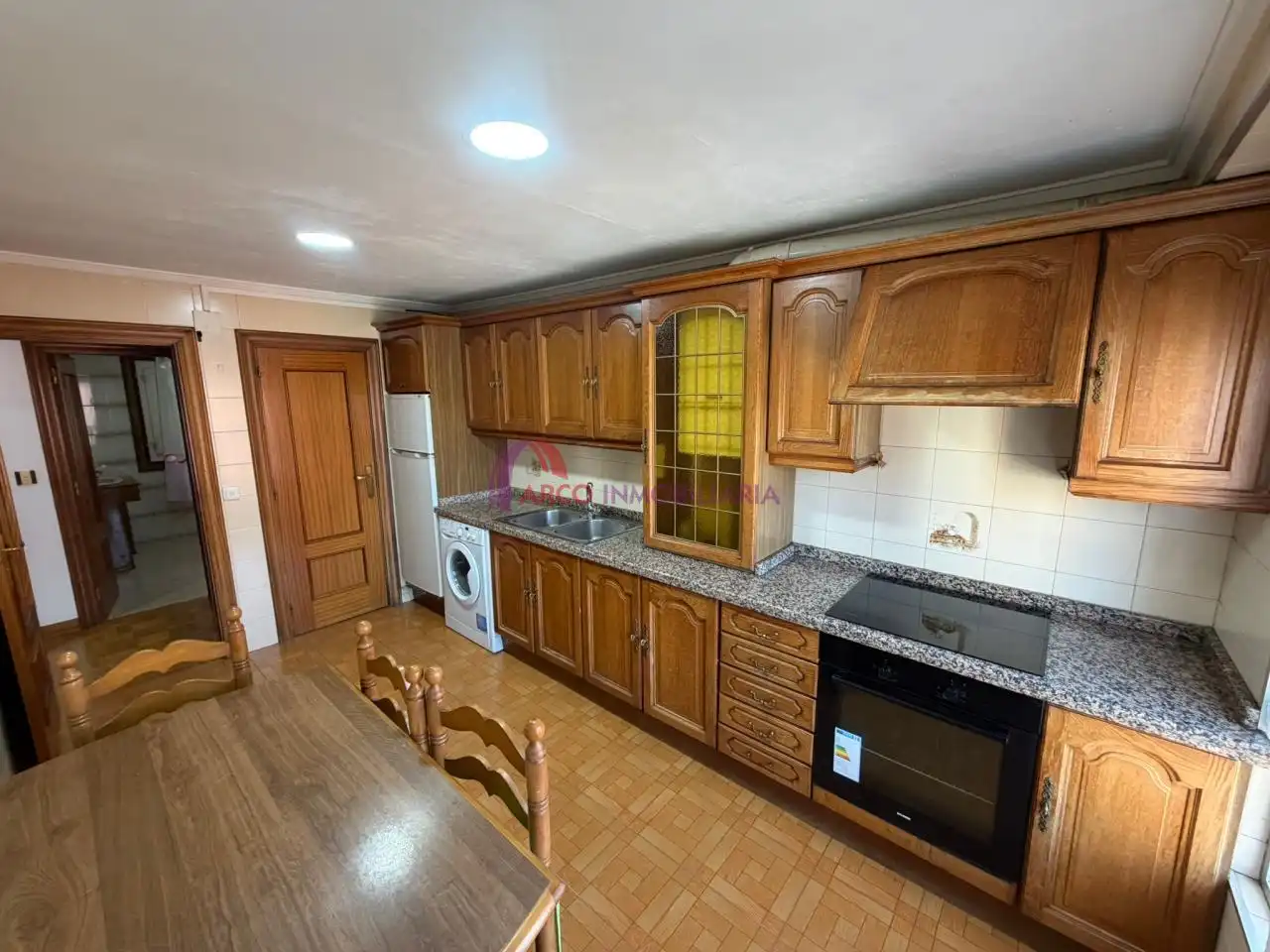 Cocina de Piso en venta en Burgos con Calefacción, Terraza y Amueblado