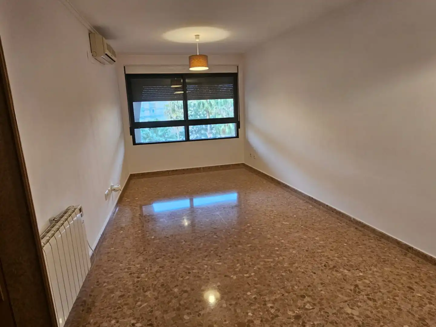 Living room of Flat for rent in Valencia  with Air Conditioner and Heating