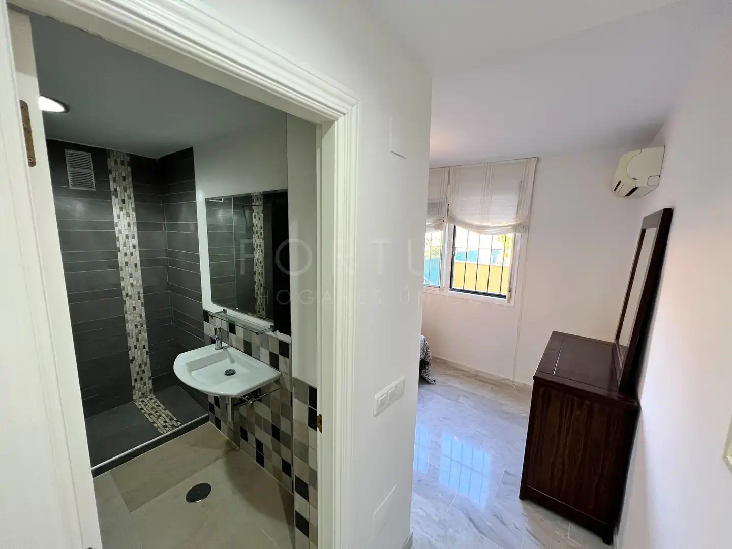 Bathroom of Flat for rent in Rincón de la Victoria  with Air Conditioner, Private garden and Terrace
