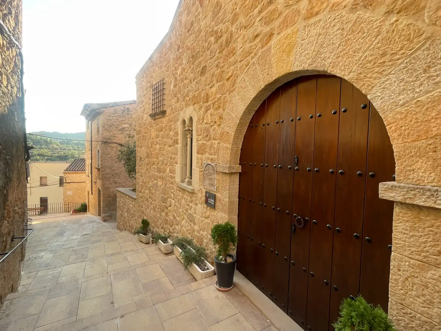 Vista exterior de Local de lloguer en Cervià de Les Garrigues amb Aire condicionat, Moblat i Internet