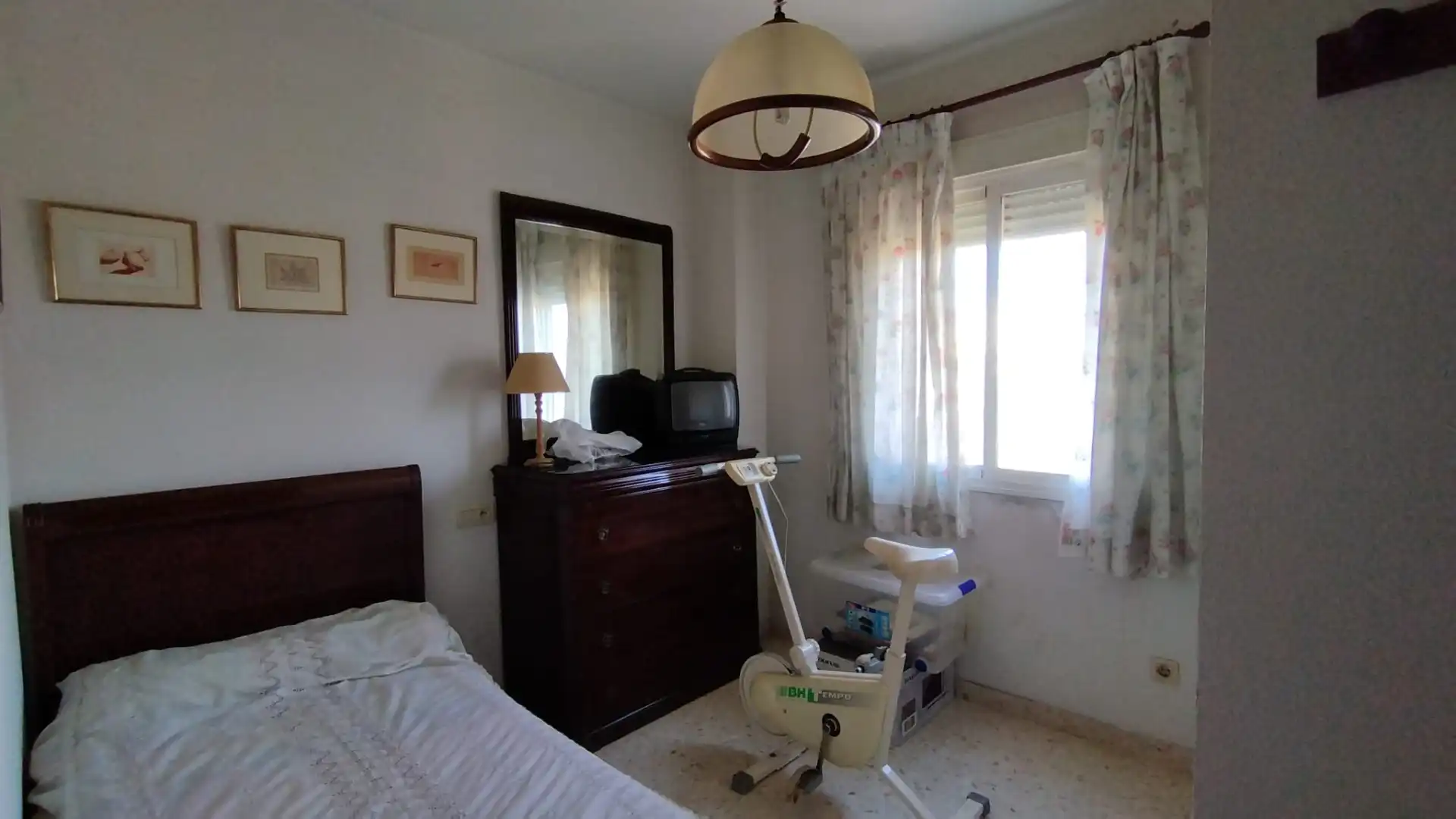 Habitación de Piso en venta en Mairena del Aljarafe con Amueblado y Lavadora