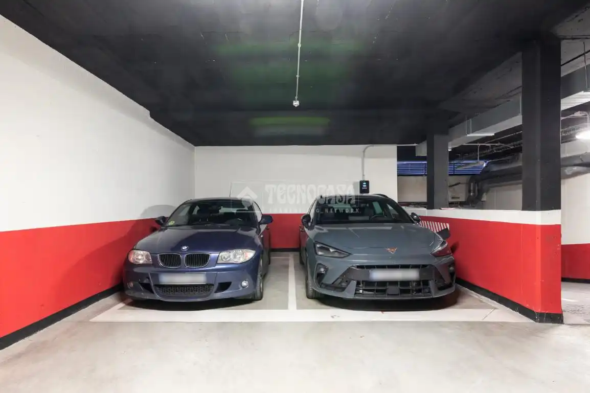 Parking de Piso en venta en Torrelodones con Aire acondicionado, Jardín privado y Piscina comunitaria