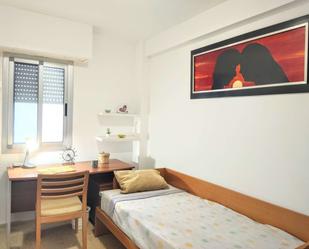 Bedroom of Flat to share in  Valencia Capital  with Air Conditioner, Heating and Terrace