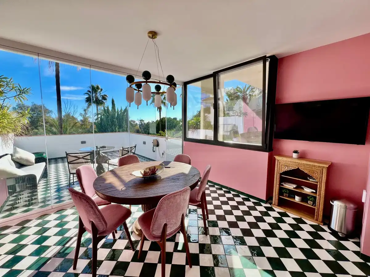 Menjador de Apartament de lloguer en Marbella amb Aire condicionat, Calefacció i Moblat