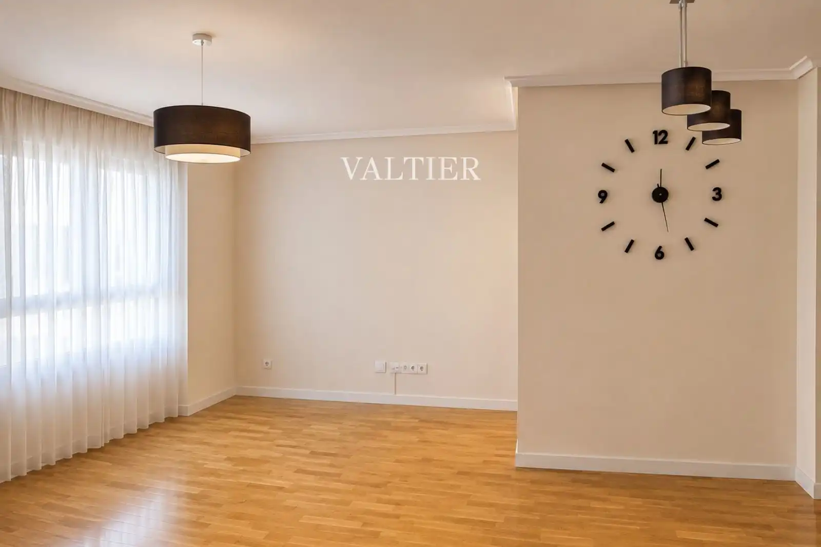 Sala de estar de Piso de alquiler en Madrid con Aire acondicionado, Piscina y Piscina comunitaria