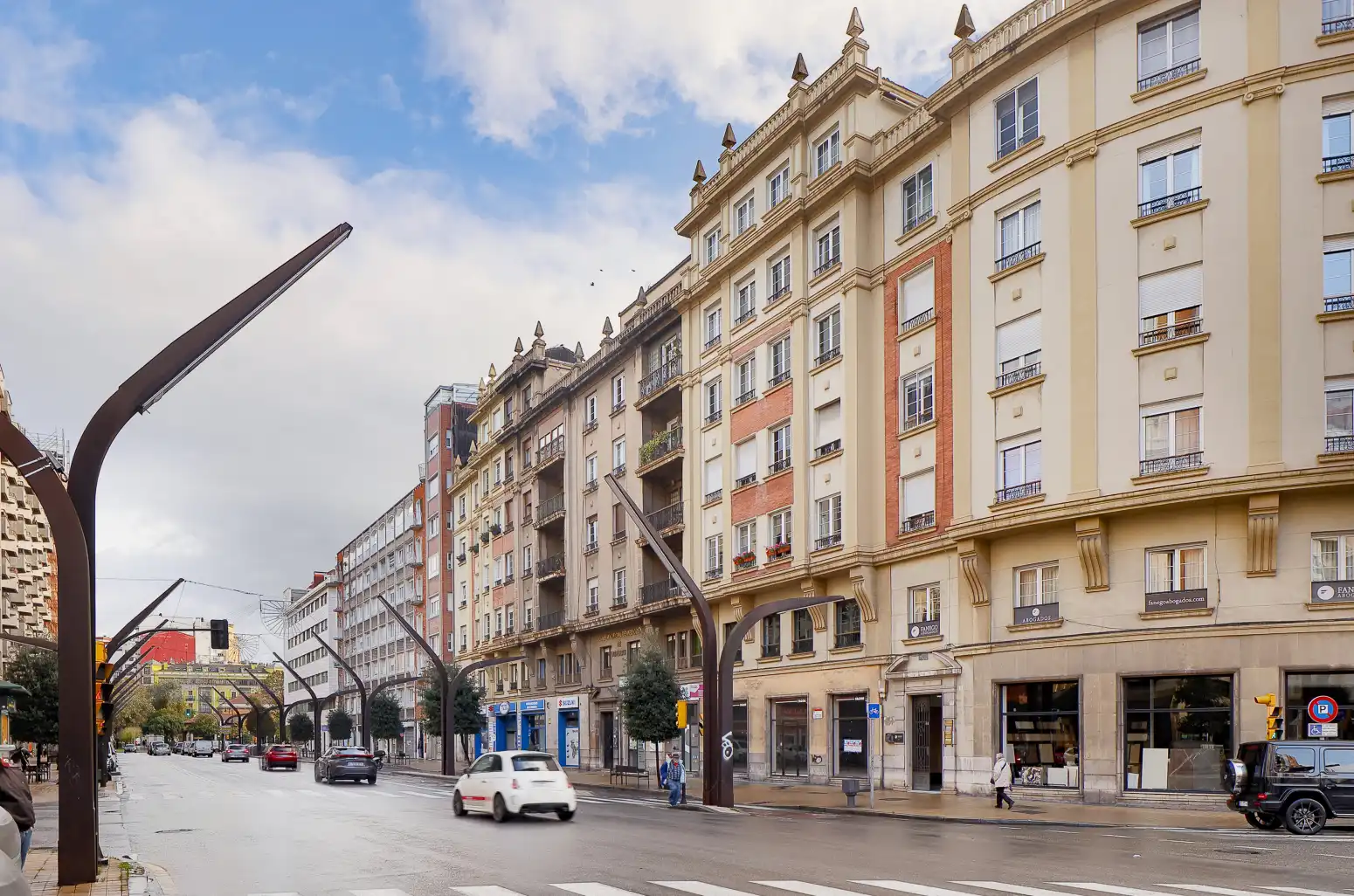 Vista exterior de Oficina en venta en Gijón  con Calefacción