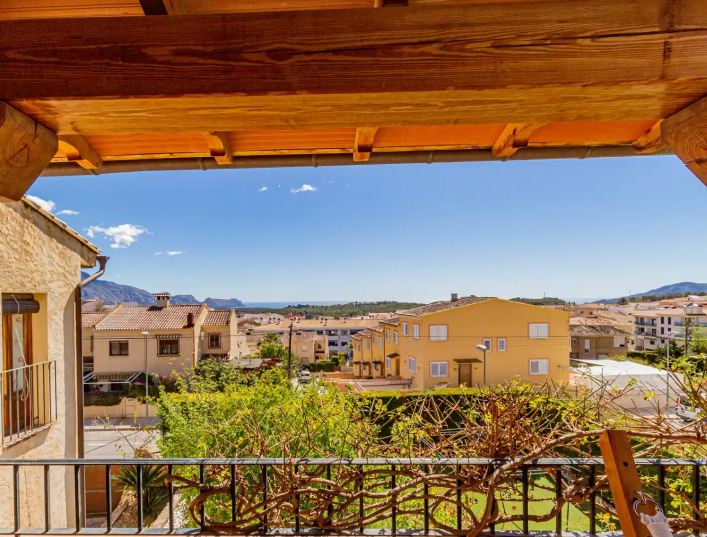 Vista exterior de Casa o chalet en venta en La Nucia con Calefacción, Jardín privado y Terraza