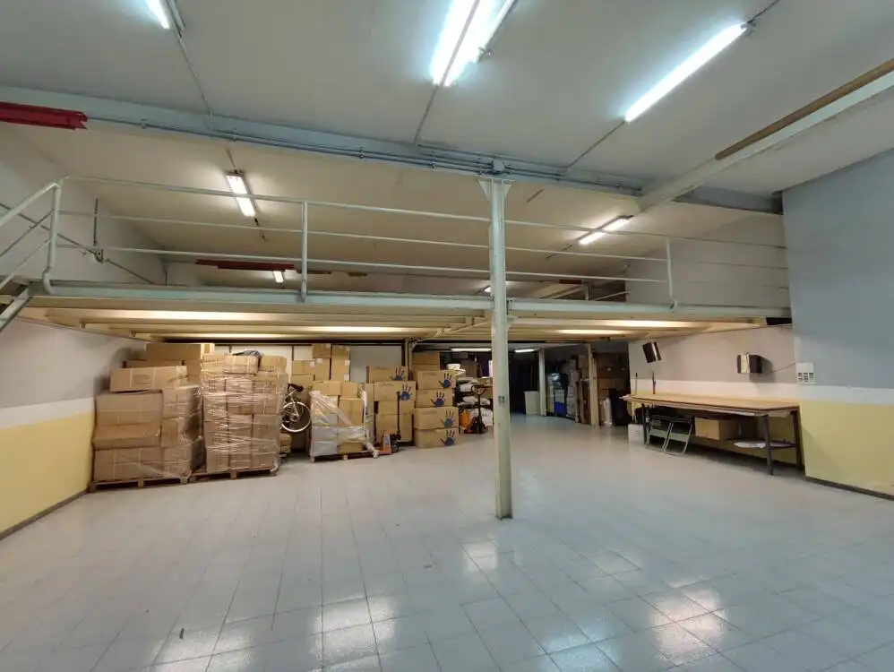 Fabrikhallen zum Verkauf in Zona Industrial