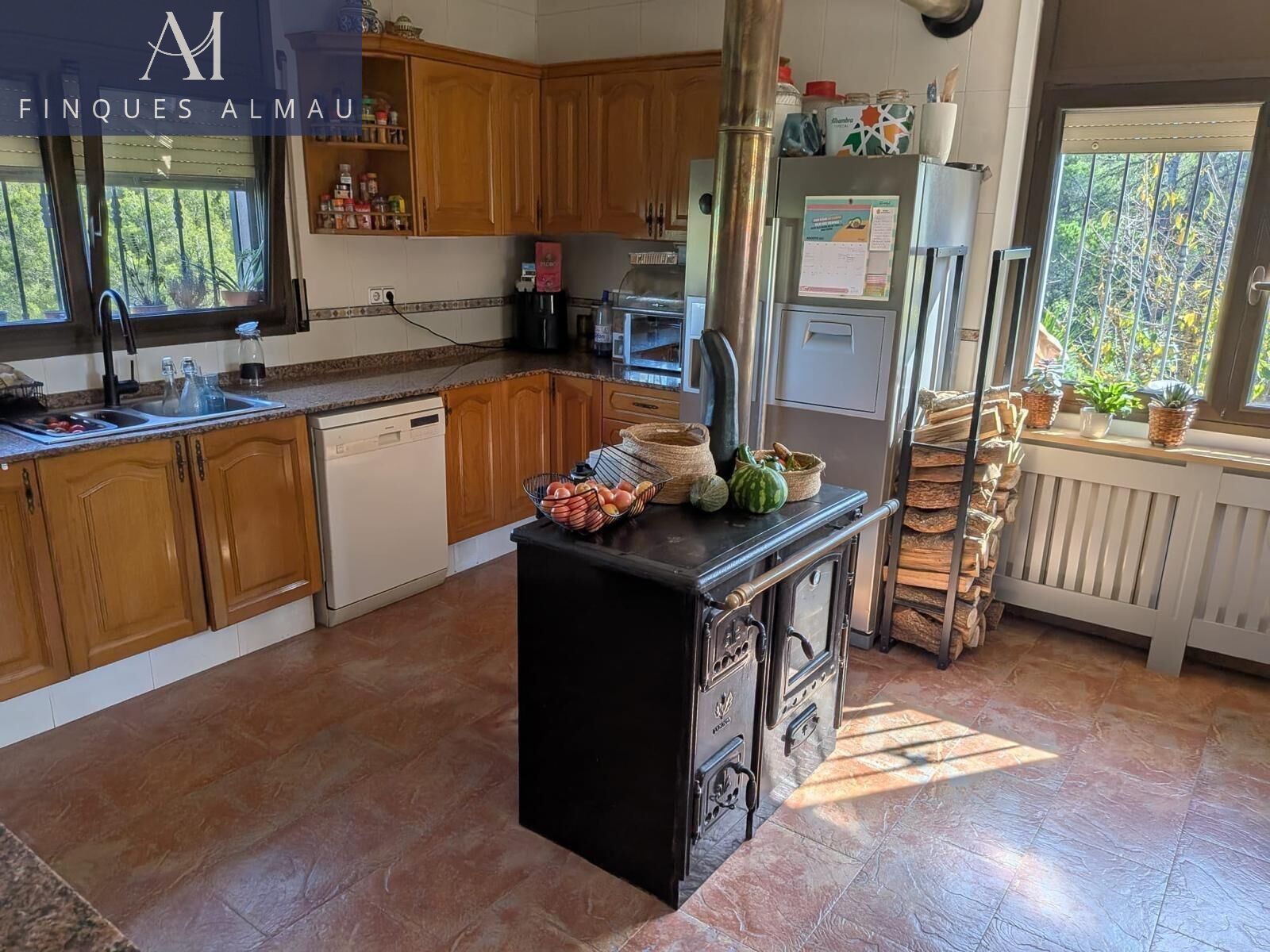 Cuina de Finca rústica en venda en Sant Llorenç d'Hortons amb Calefacció i Terrassa