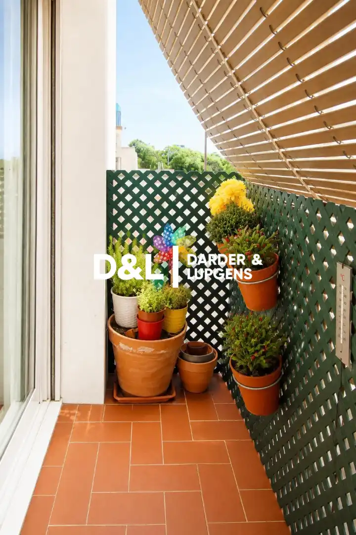 Terraza de Piso en venta en Vilanova i la Geltrú con Calefacción, Trastero y Balcón