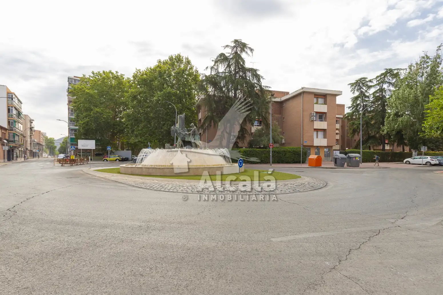 Vista exterior de Pis en venda en Alcalá de Henares amb Aire condicionat, Calefacció i Moblat