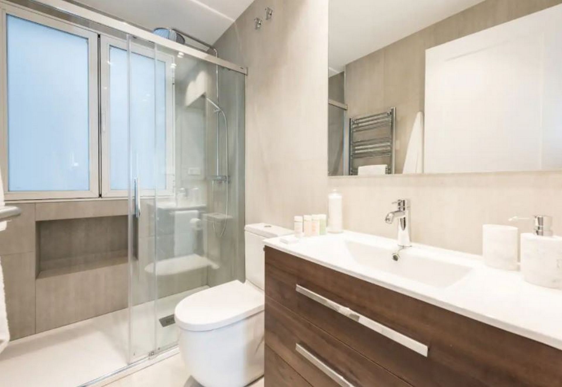 Pis de lloguer a Carrer del Doctor Hermenegild Arruga, Centre