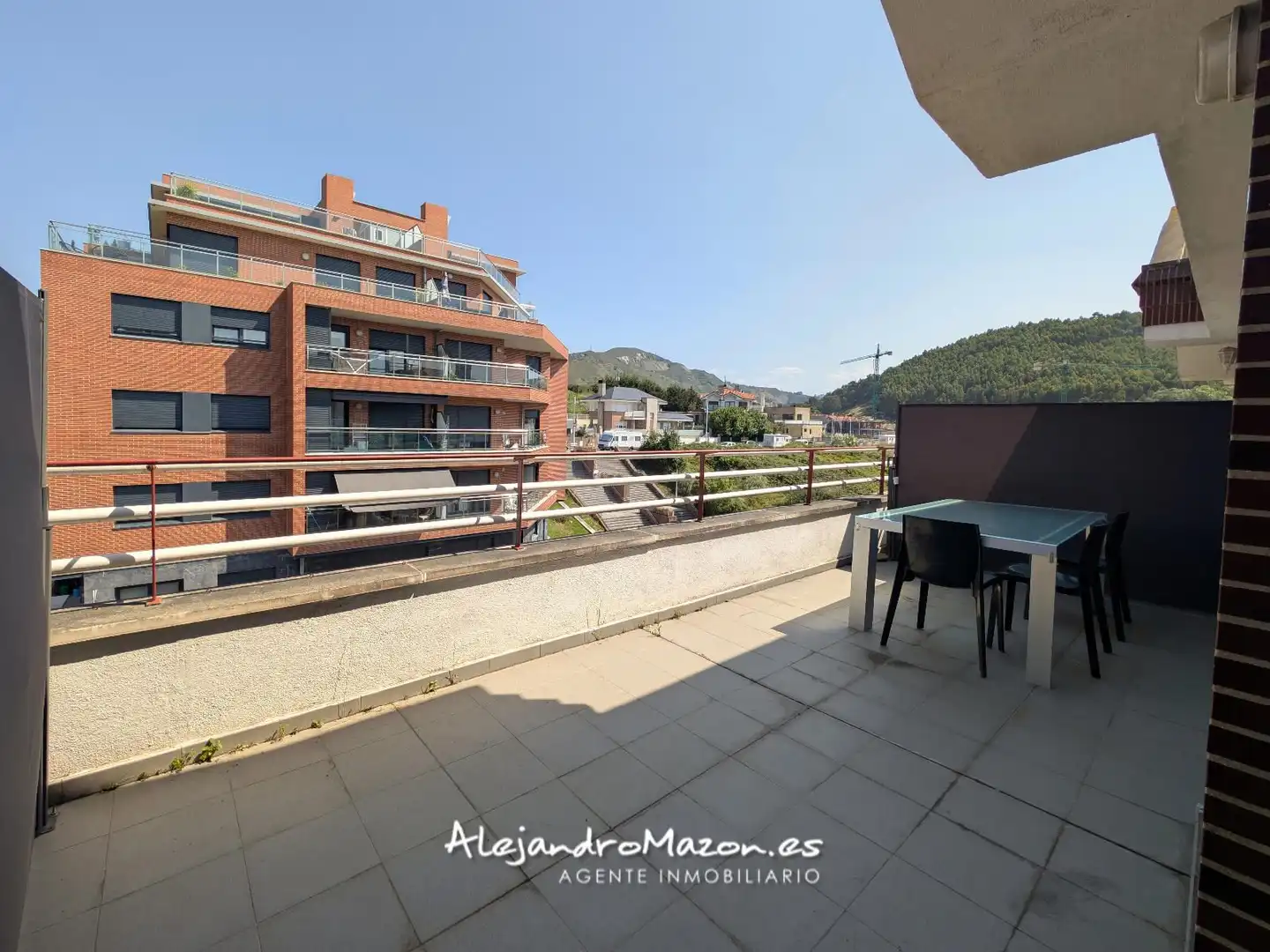 Terraza de Ático en venta en Castro-Urdiales con Calefacción, Parquet y Terraza