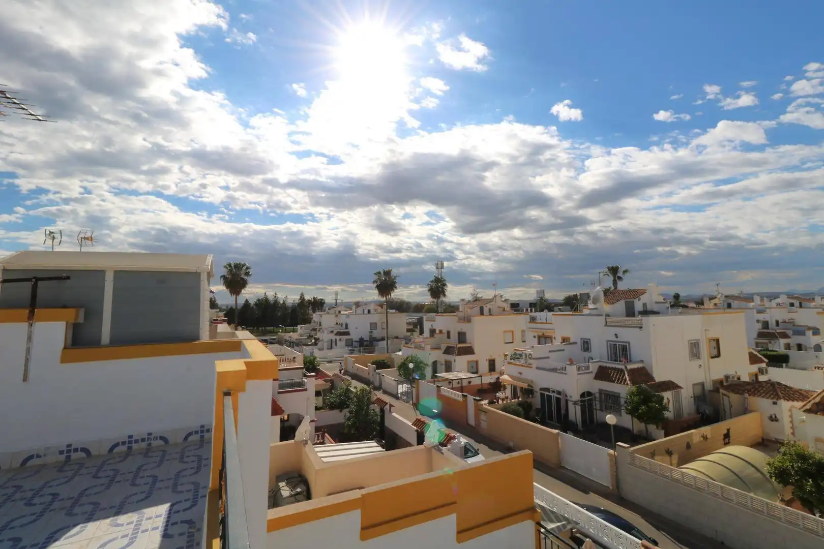 Vista exterior de Piso en venta en Torrevieja con Jardín privado, Amueblado y Piscina comunitaria