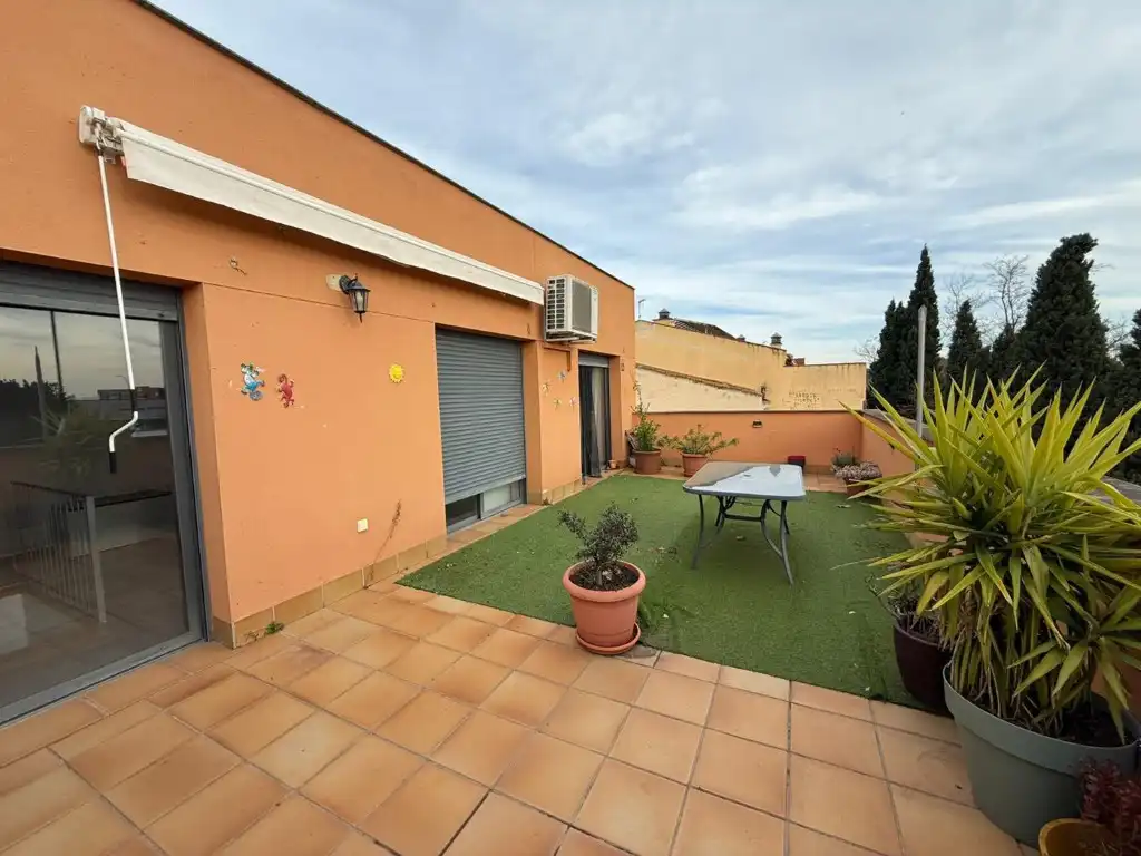 Terrassa de Dúplex en venda en Figueres amb Aire condicionat i Moblat