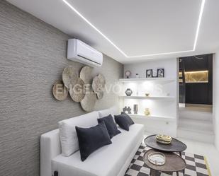 Living room of Apartment for sale in  Madrid Capital  with Air Conditioner, Heating and Storage room