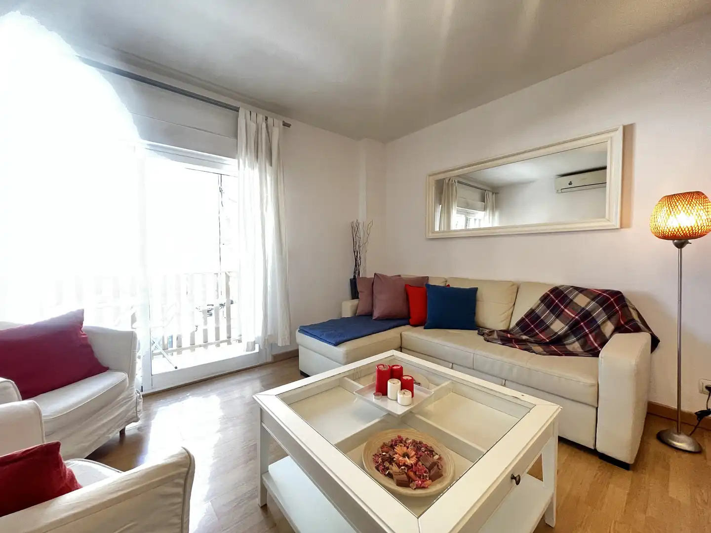Sala de estar de Piso de alquiler en Madrid con Aire acondicionado, Terraza y Amueblado