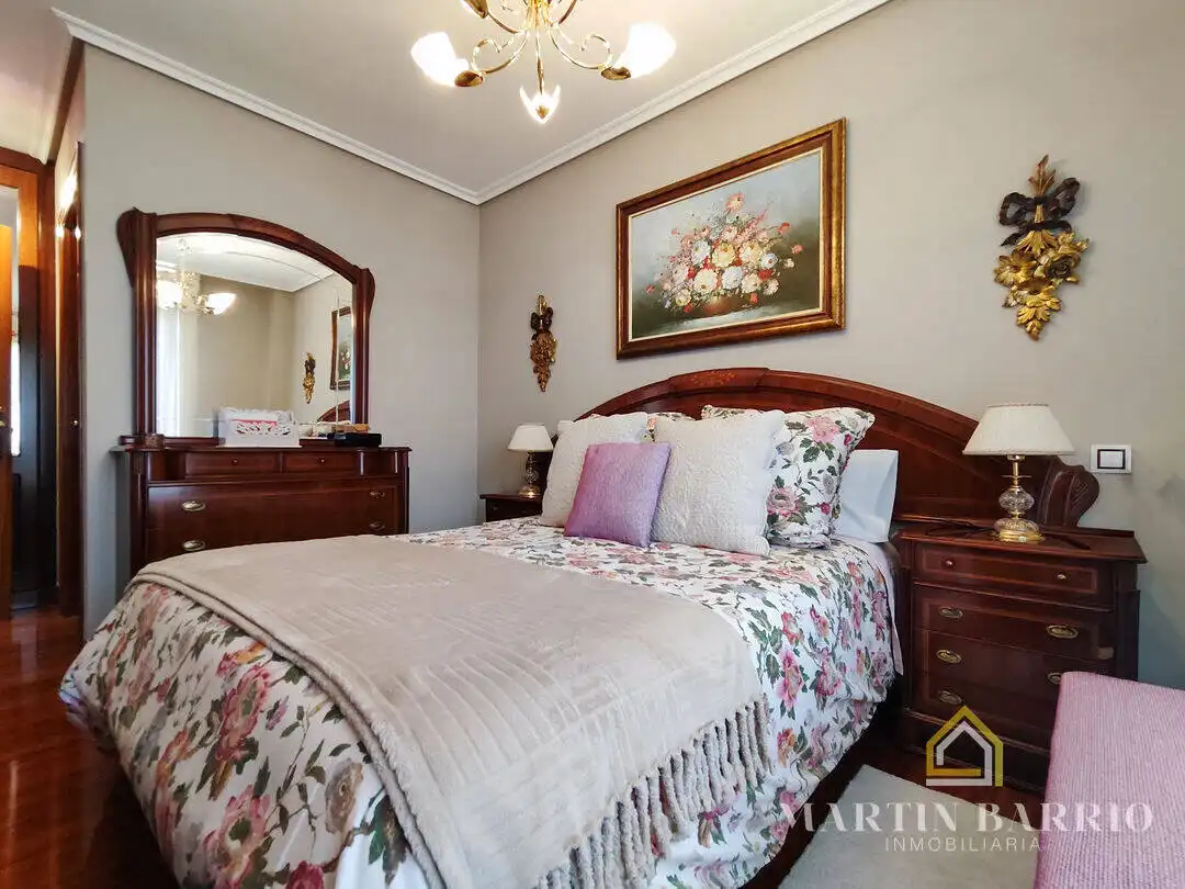 Schlafzimmer von Wohnung zum Verkauf in Muskiz mit Heizung, Privatgarten und Terrasse