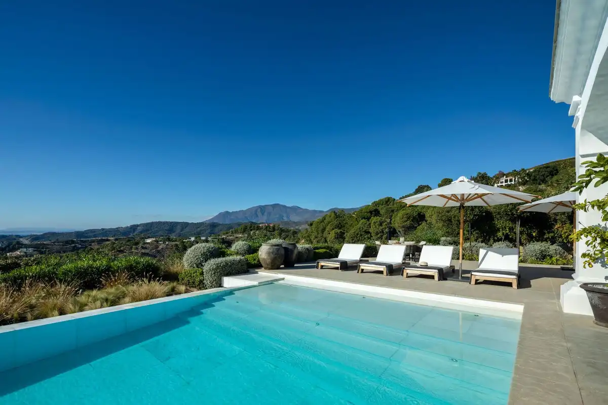Chalet con piscina en venta en Nueva Andalucía, imagen 5