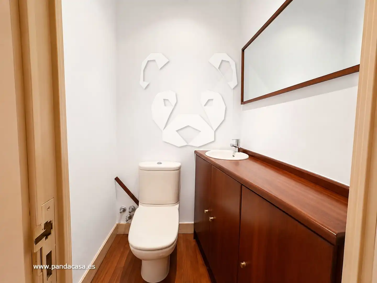 Bathroom of Flat for rent in Madrid  with Air Conditioner, Heating and Furnished