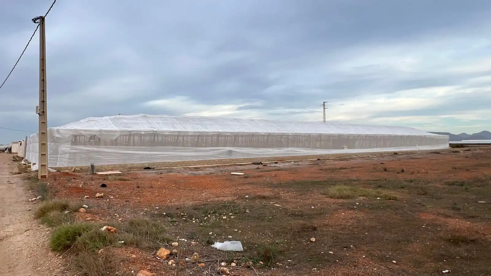 Vista exterior de Nau industrial en venda en Almería