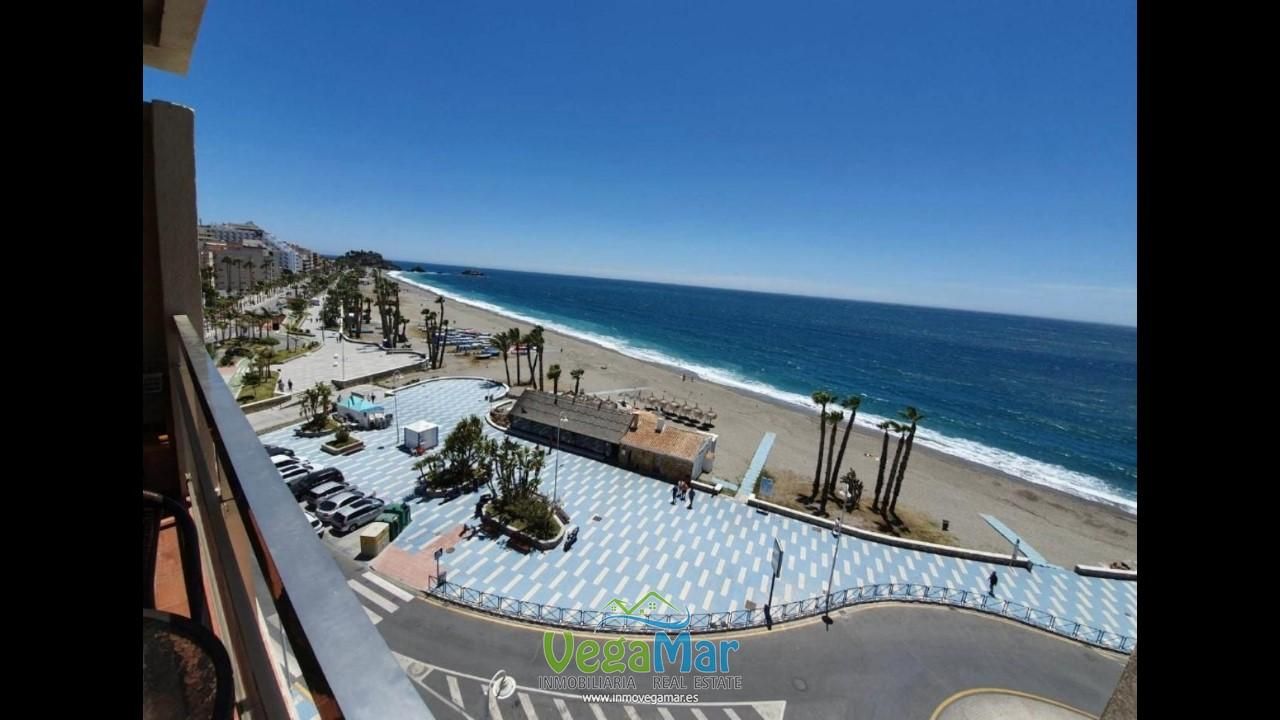 Vista exterior de Estudi en venda en Almuñécar amb Aire condicionat i Terrassa